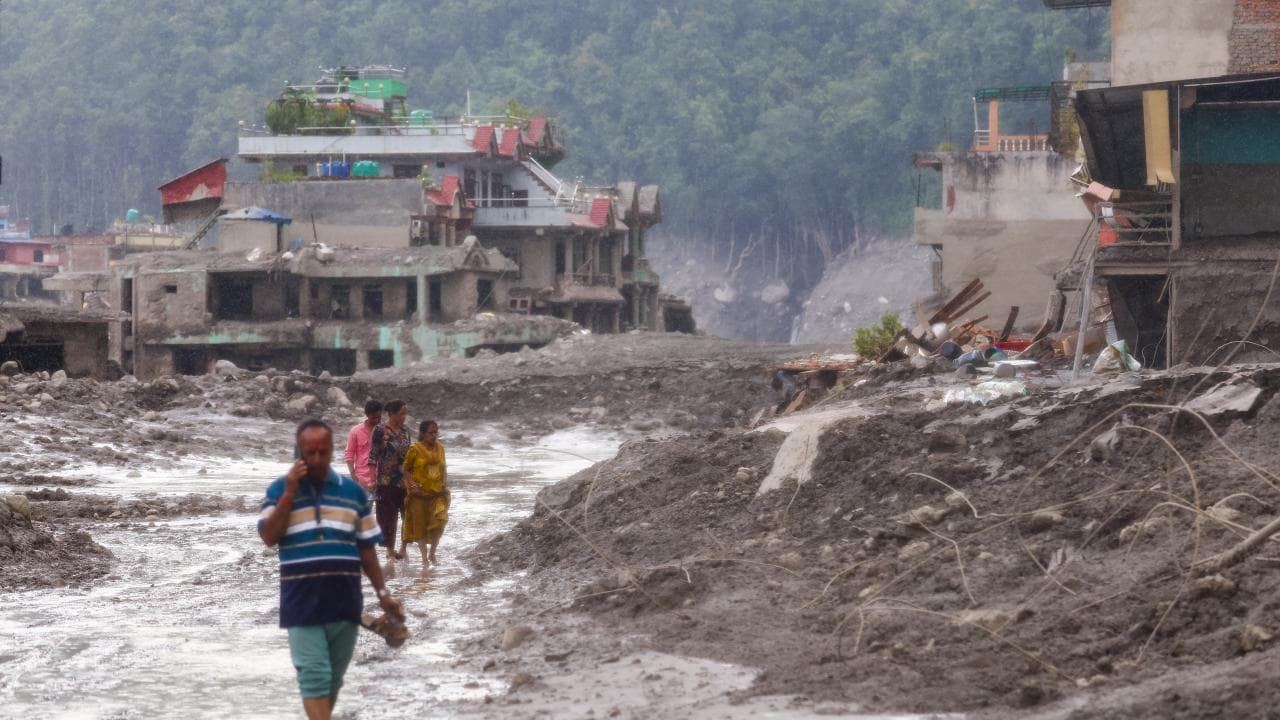 Nepal'deki selde hayatını kaybedenlerin sayısı 669'a çıktı