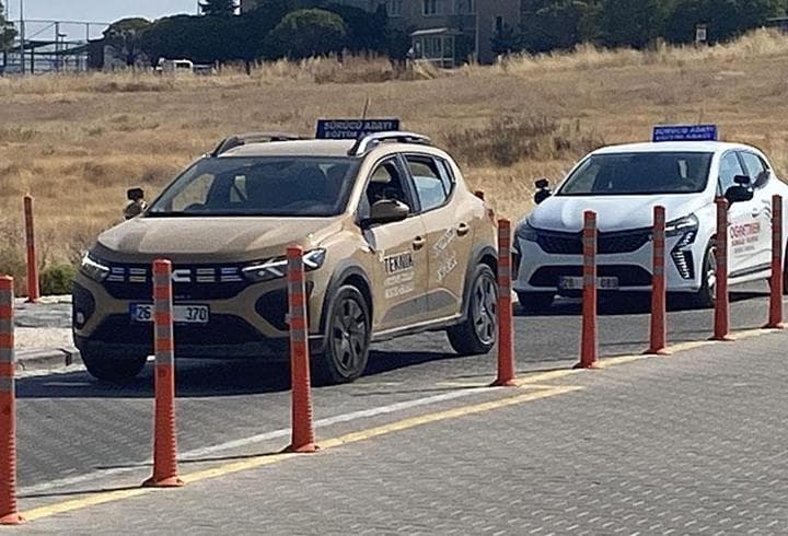 Ehliyet sınavında yeni dönem: Adaylar akan trafiğe çıkacak, park uygulaması da değişiyor
