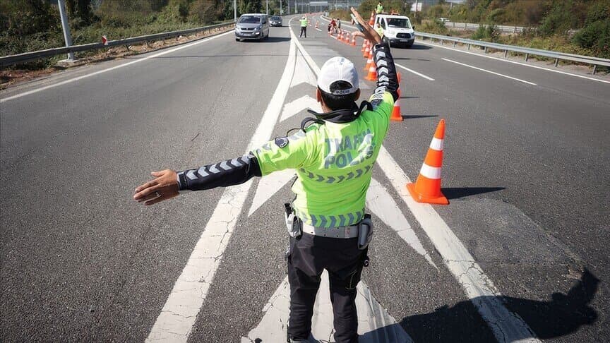 İstanbul'da bugün hangi yollar kapalı? 30 Ağustos trafiğe kapalı yollar ve alternatif güzergahlar