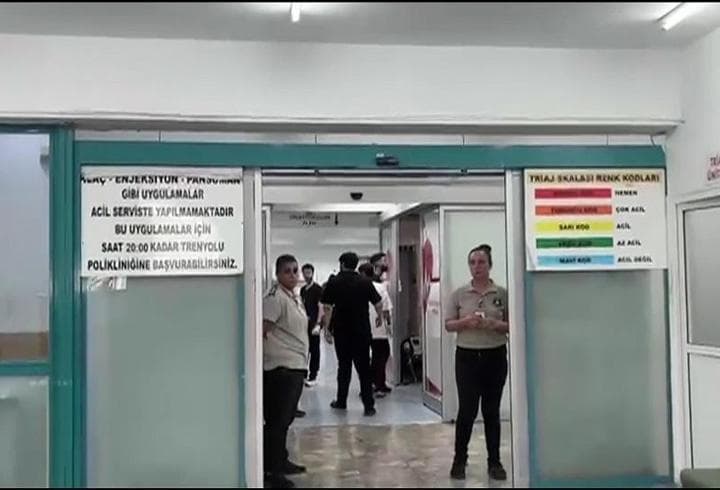 CNN TÜRK Girne'deki hastanede: Batan gemiden kurtarılanlar hastaneye geliyor