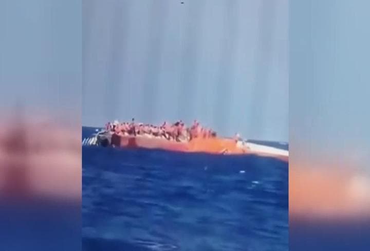 SON DAKİKA! Girne açıklarında yolcu gemisi alabora oldu! 8 kişi hayatını kaybetti, 17 kayıp