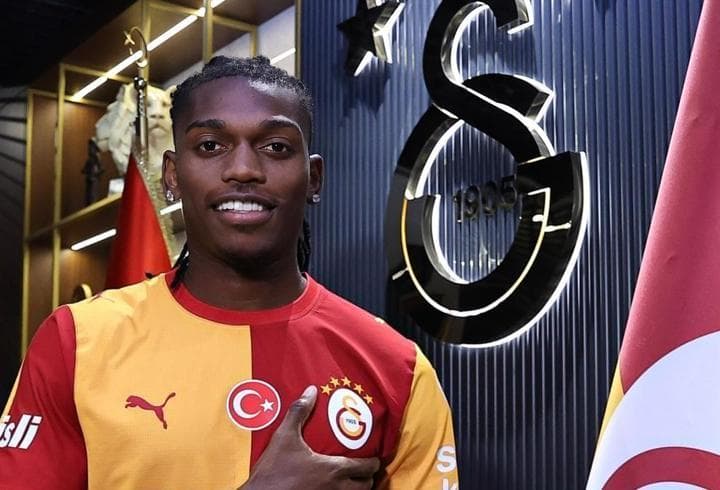 Rafael Leao: Tekrar şampiyon olmak için buradayım