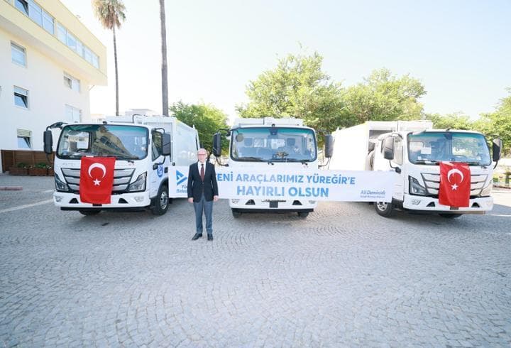 Yüreğir Belediyesi hizmet filosuna 4 yeni araç daha kazandırdı