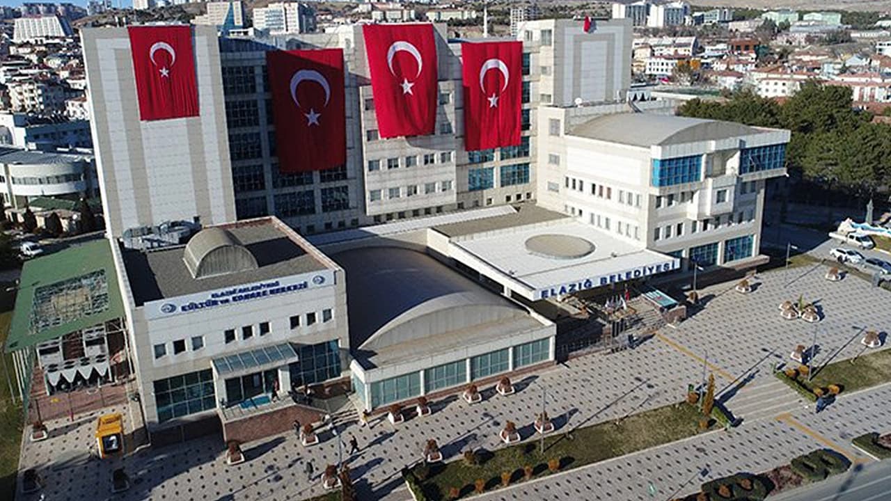 Elazığ’daki sürücülere duyuru: Yunus Emre Bulvarı'nda yol bakım çalışması var