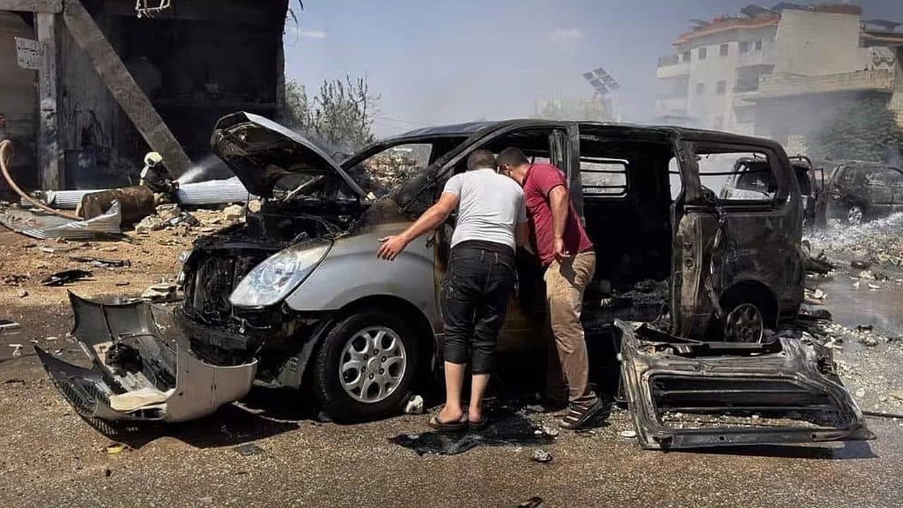 Bomba yüklü araç patladı: 5 ölü