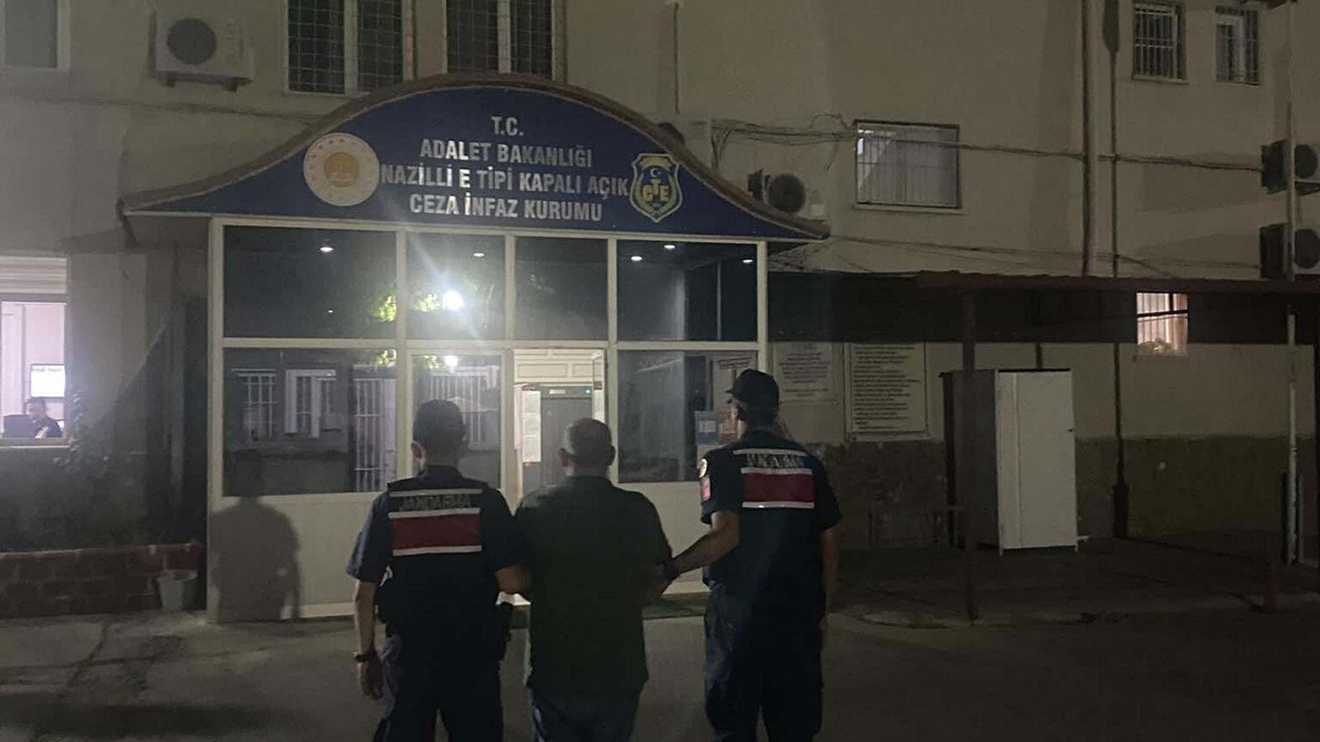 Ormanda kenevir yetiştirirken suçüstü yakalandı