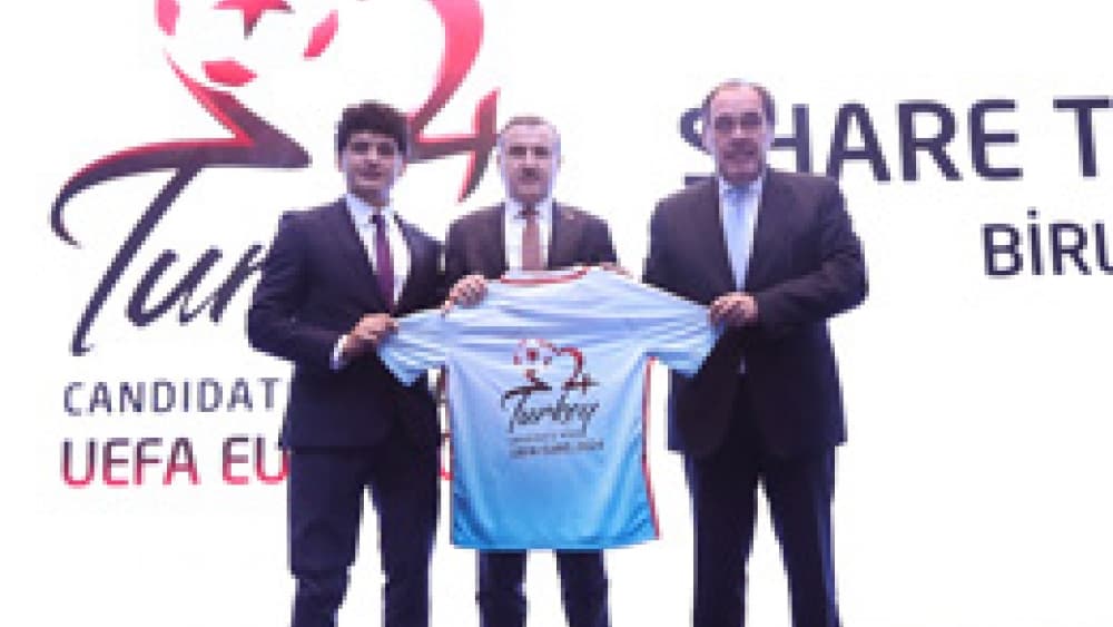 Yıldırım Demirören: Futbol bayramını birlikte paylaşalım