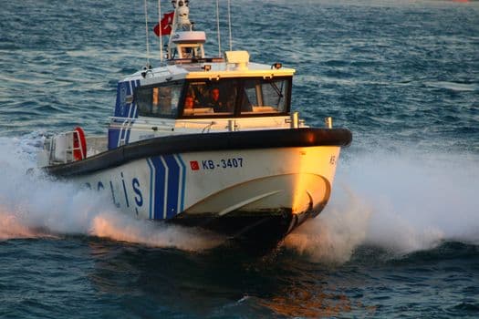 Polisten yaralı gence; Sakın uyuma, bizimle konuş