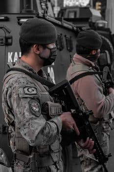 Elazığ Emniyet Müdürlüğü KOM Şube 2 kilo 596 gr Esrar Ele Geçirdi