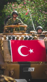 Şanlıurfa'da askeri araca saldırı: 3 yaralı